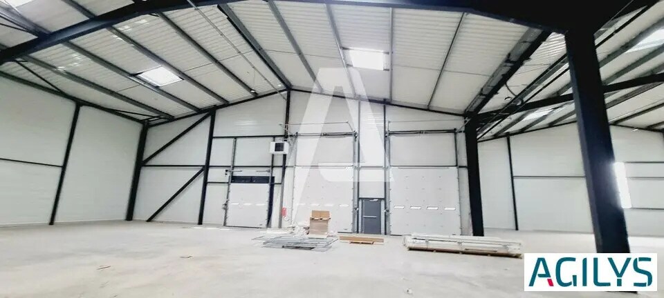 Light Industrial in Limeil-Brévannes to rent Interior Photo- Image 1 of 8