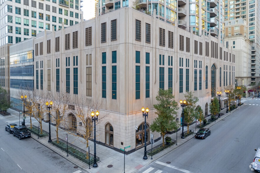 660 N Wabash Ave, Chicago, IL to rent - Building Photo - Image 1 of 4