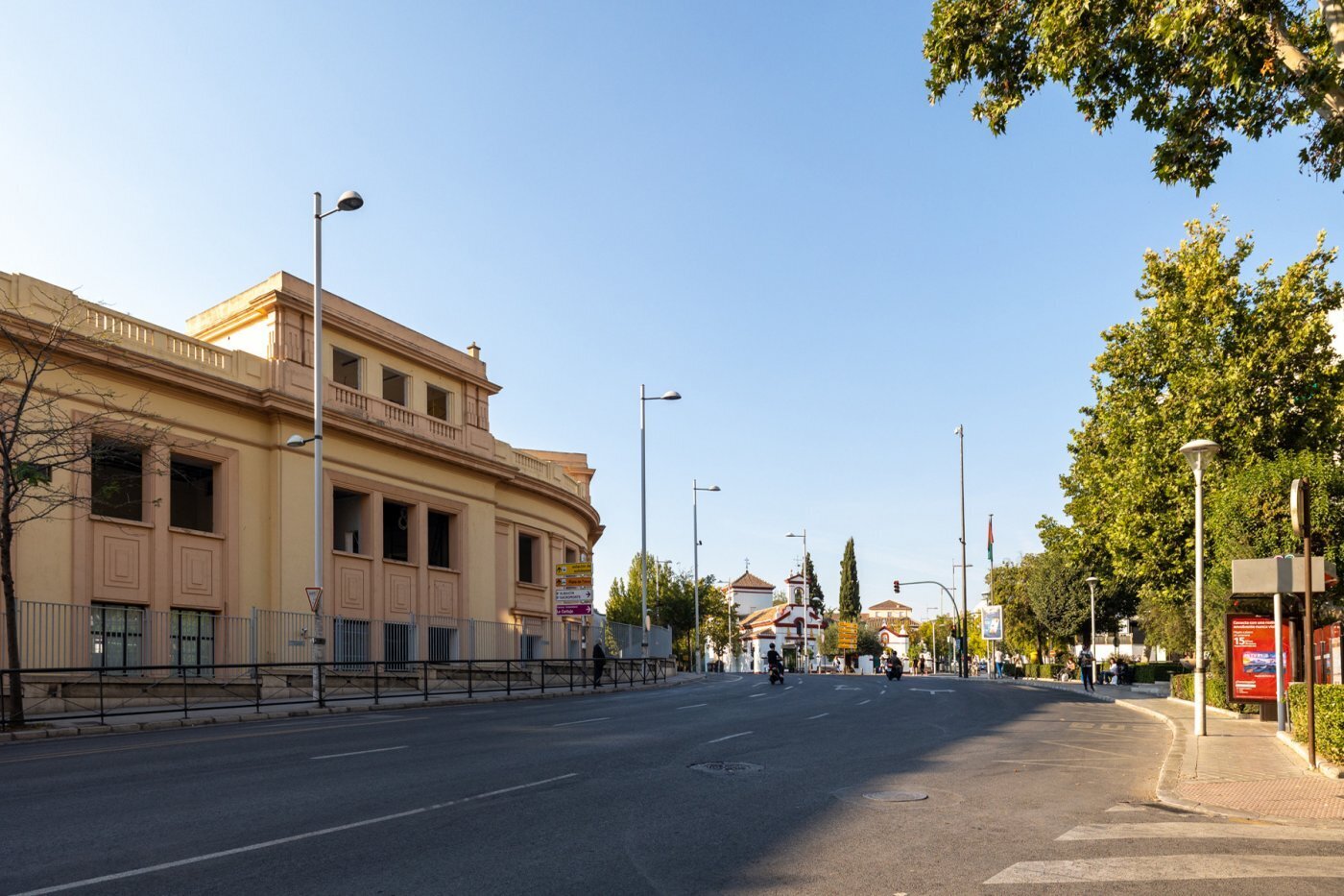 Retail in Granada for sale Building Photo- Image 1 of 16