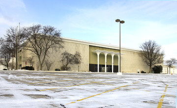 4000 Midway Mall, Elyria, OH for sale Primary Photo- Image 1 of 1