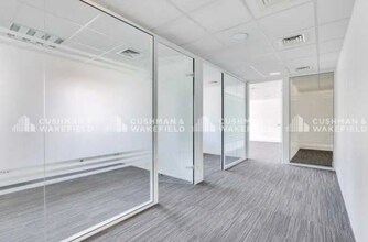 2-12 Rue du Chemin des Femmes, Massy to rent Interior Photo- Image 2 of 9