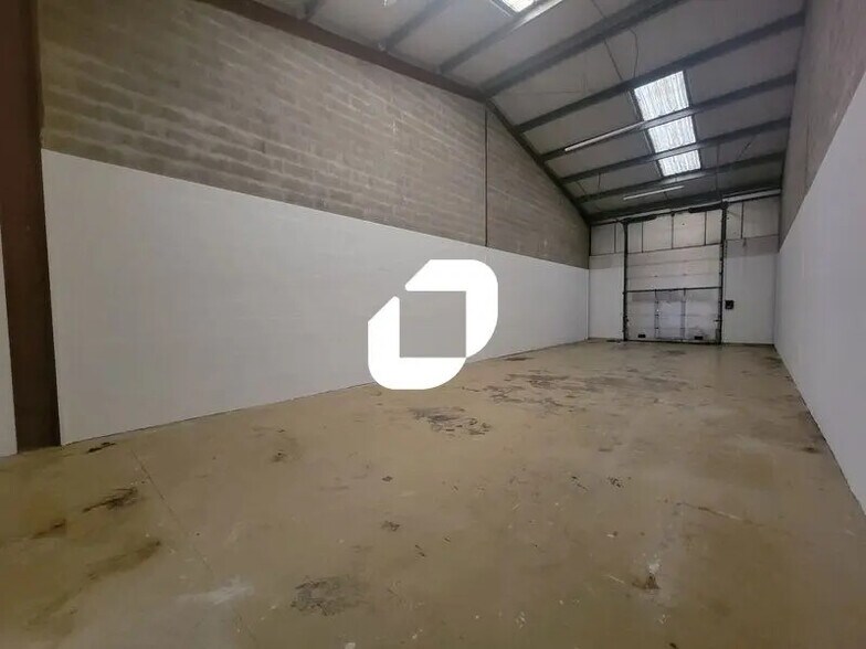 Light Industrial in Grigny to rent - Interior Photo - Image 3 of 12