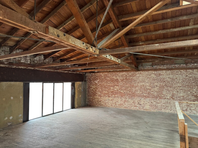 530 E 4th St, Long Beach, CA for sale - Interior Photo - Image 2 of 6