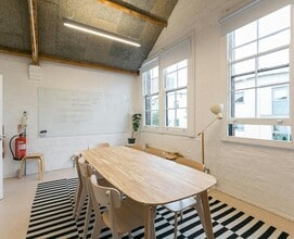 1-7A Durham Yard, London to rent Interior Photo- Image 2 of 2