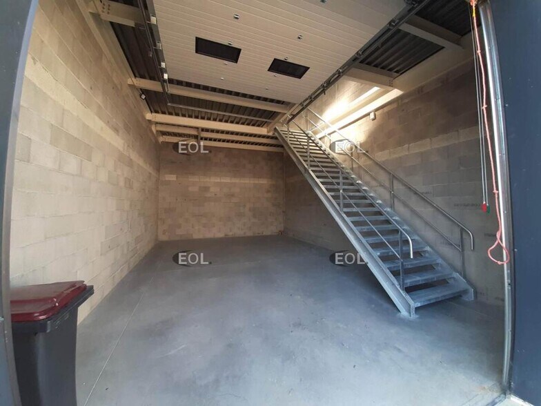 Light Industrial in Valenton to rent - Interior Photo - Image 3 of 8