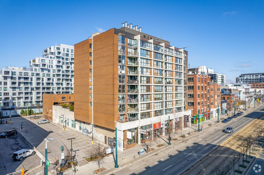 186-188 Spadina Ave, Toronto, ON for sale - Building Photo - Image 1 of 1