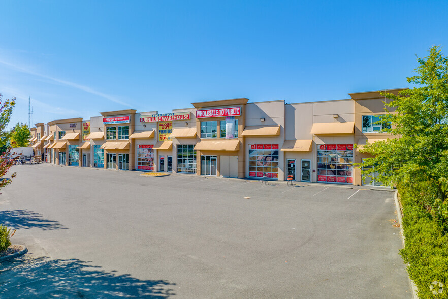 26157 Fraser Hwy, Langley Twp, BC for rent - Primary Photo - Image 1 of 9