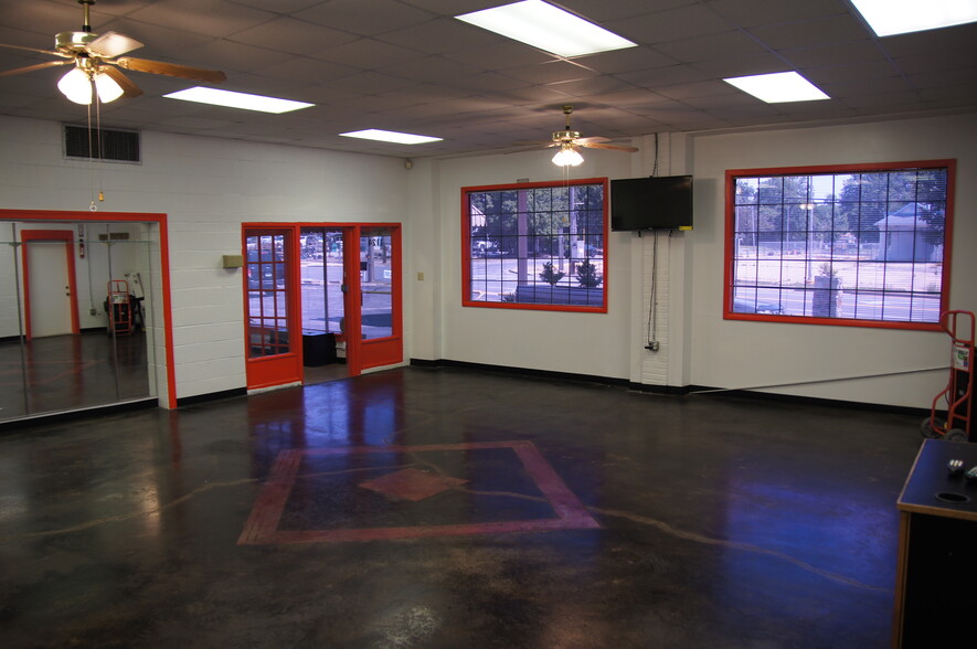 1124 S Battery St, Little Rock, AR for rent - Interior Photo - Image 2 of 7