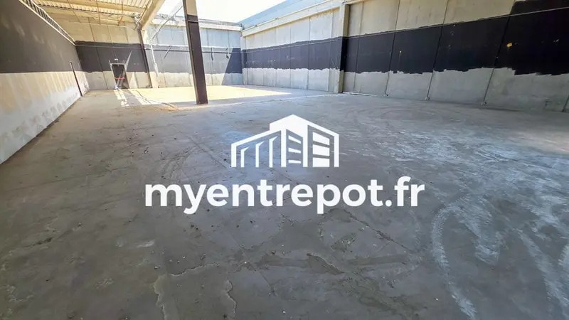 Rue Du Dirigeable, Aubagne to rent - Interior Photo - Image 3 of 5