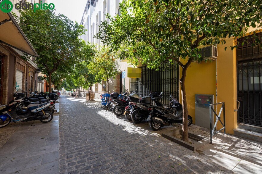 Retail in Granada for sale - Building Photo - Image 3 of 29