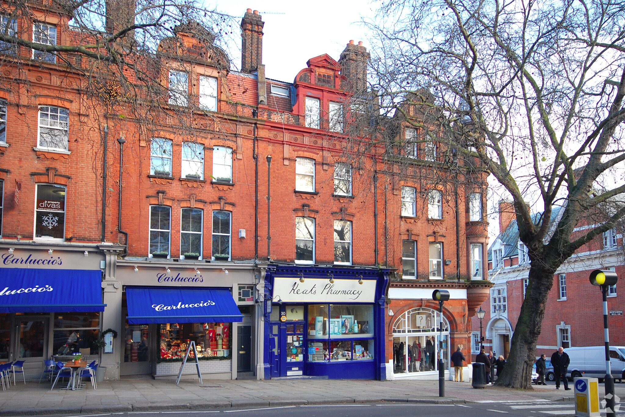 30 Rosslyn Hl, London to rent Primary Photo- Image 1 of 3