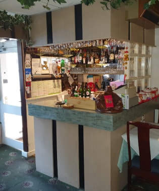 309 Hale Rd, Altrincham for sale - Interior Photo - Image 3 of 3