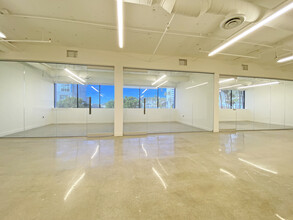 7080 Hollywood Blvd, Los Angeles, CA for rent Interior Photo- Image 2 of 3