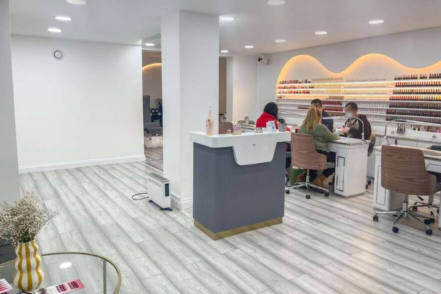 16-17 Church Ln, Banbury for sale - Building Photo - Image 3 of 7