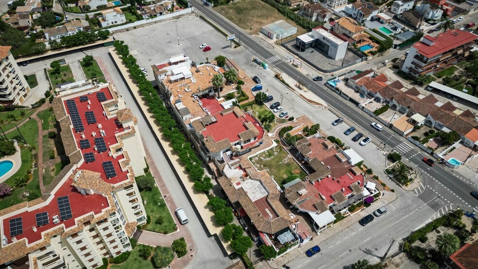 Retail in Dénia, Alicante for sale - Aerial - Image 2 of 3