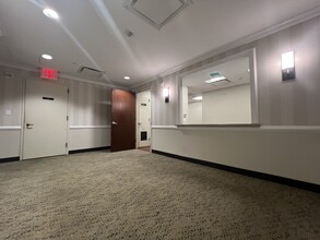 16 E 52nd St, New York, NY to rent Interior Photo- Image 2 of 11