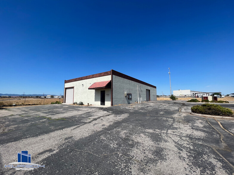 17140 Darwin Ave, Hesperia, CA for rent - Building Photo - Image 1 of 11