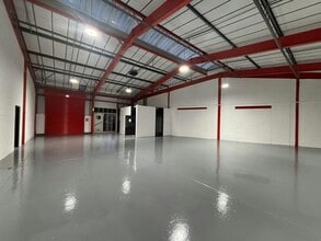 10 North Ave, Clydebank to rent Interior Photo- Image 1 of 6