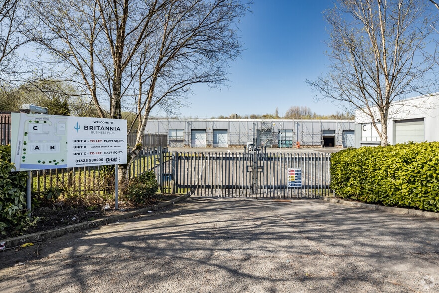 Union Rd, Bolton to rent - Building Photo - Image 2 of 3