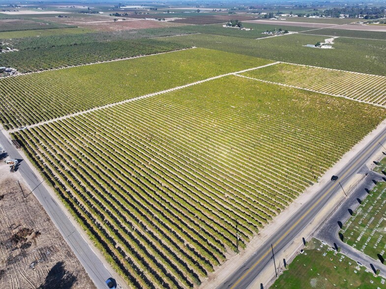 7499 Elm Ave, Fresno, CA for sale - Aerial - Image 1 of 1