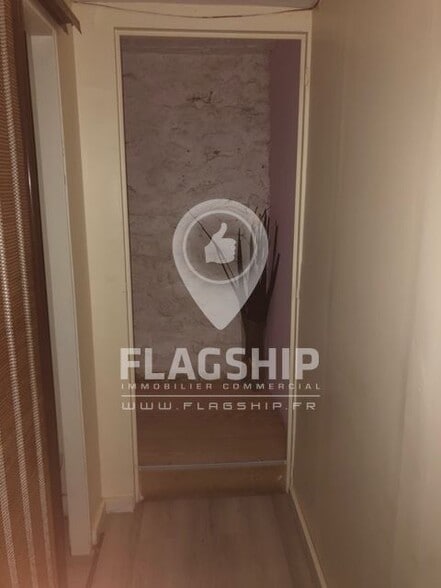 Retail in Paris for sale - Interior Photo - Image 1 of 4