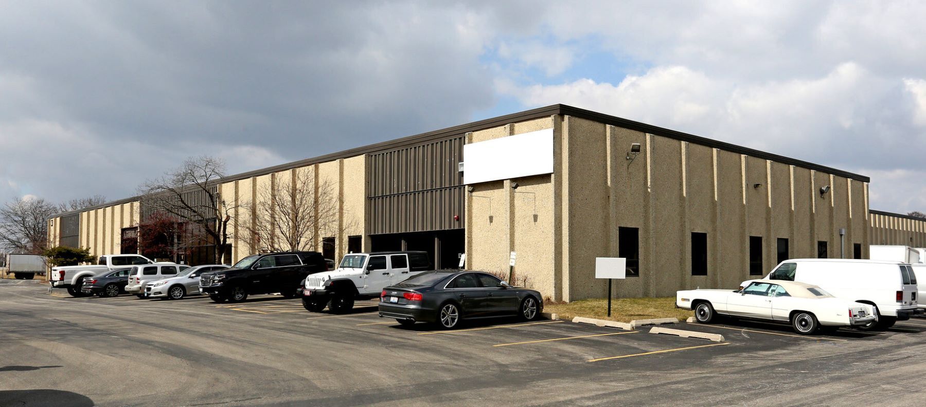 1051-1071 Thorndale Ave, Bensenville, IL to rent Primary Photo- Image 1 of 3