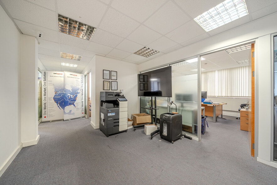Queens Gdns, Dover to rent - Interior Photo - Image 3 of 8