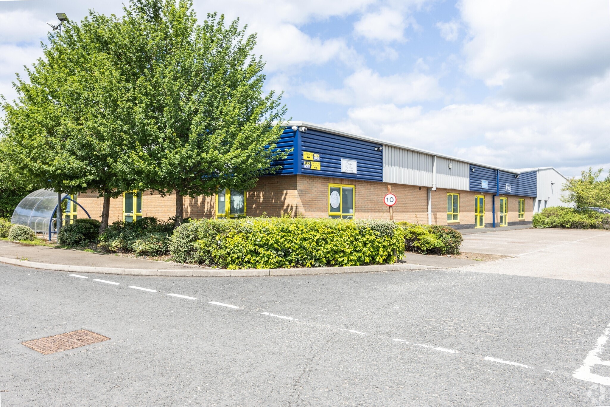Lingfield Way, Darlington to rent Primary Photo- Image 1 of 3