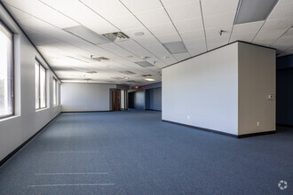 10600 Corporate Dr, Stafford, TX for rent Interior Photo- Image 2 of 4