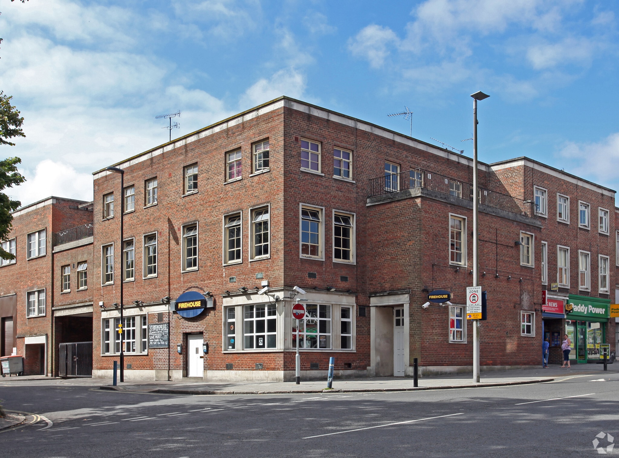 Vincents Walk, Southampton to rent Building Photo- Image 1 of 6