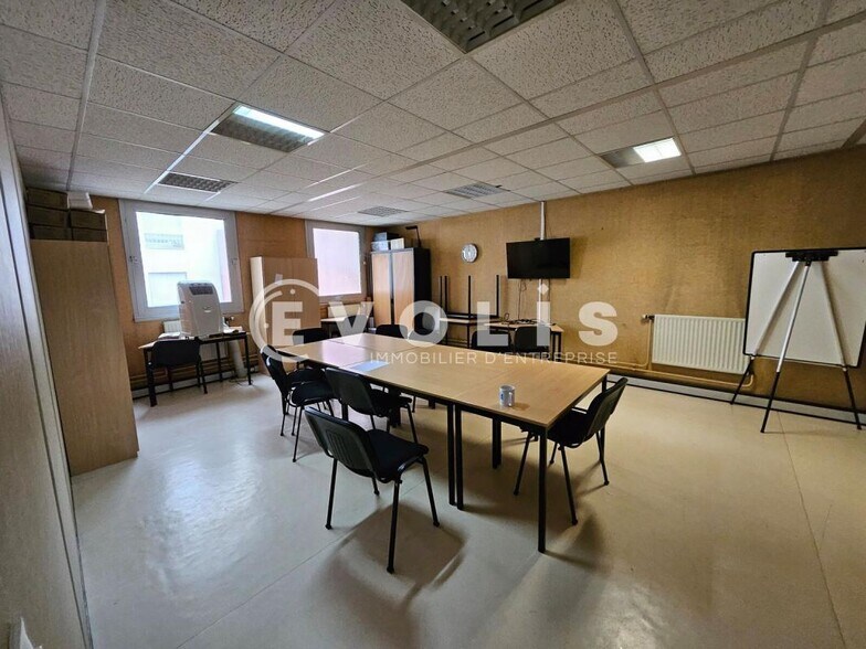 Office in Cachan to rent - Interior Photo - Image 3 of 14