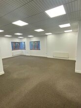 Two Woods Ln, Brierley Hill to rent Building Photo- Image 2 of 6