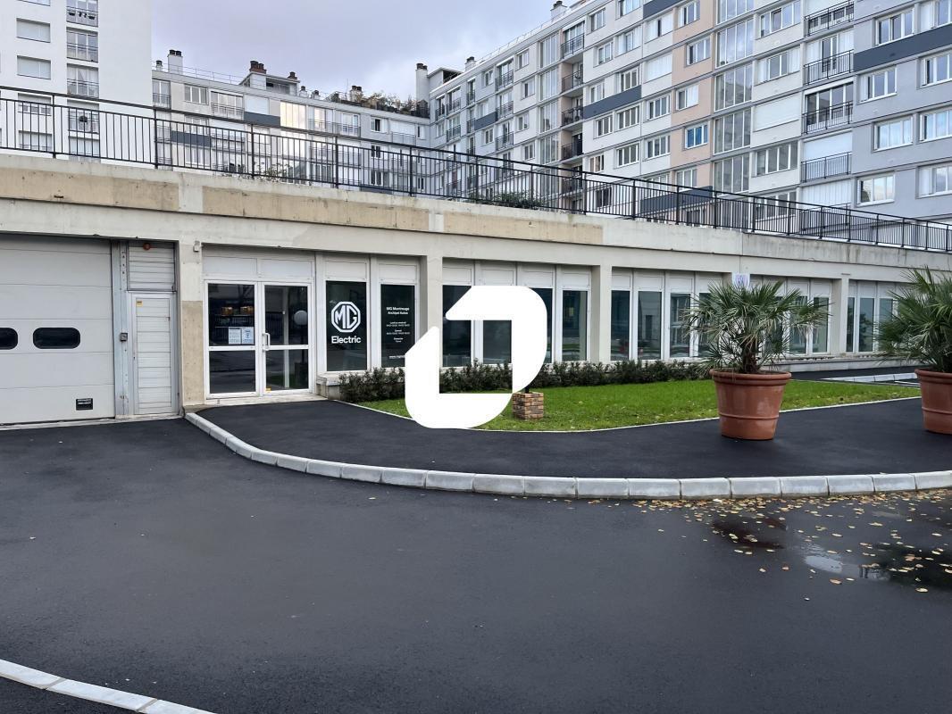 Industrial in Montrouge to rent Building Photo- Image 1 of 8