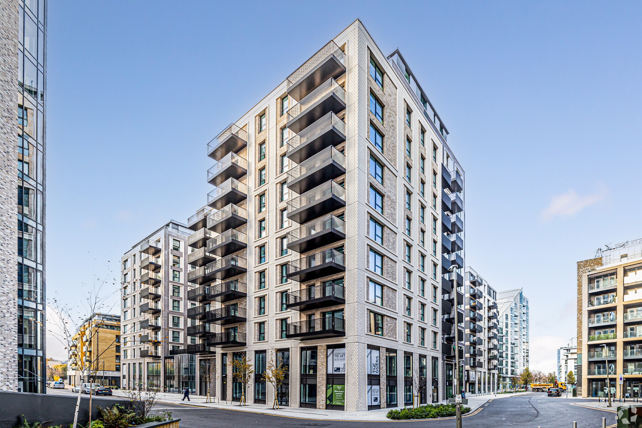 9-21 Osiers Rd, London for sale Primary Photo- Image 1 of 1