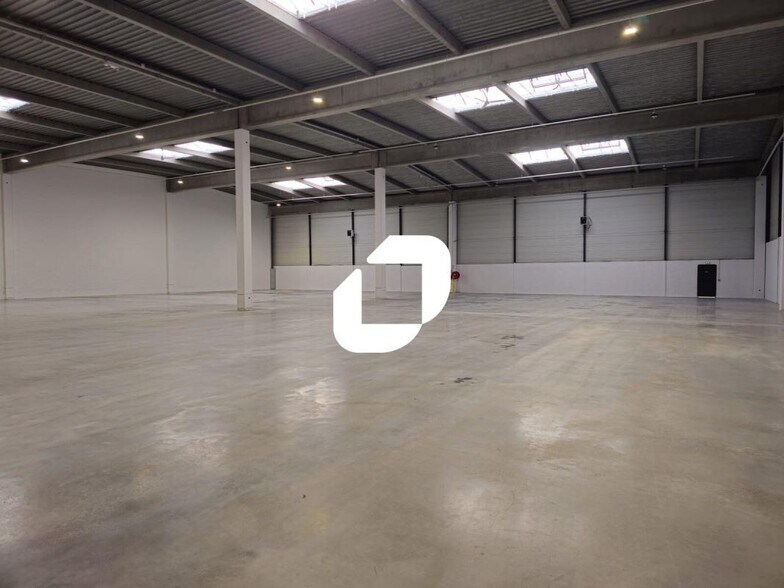 Light Industrial in Aulnay-sous-Bois to rent - Building Photo - Image 3 of 15