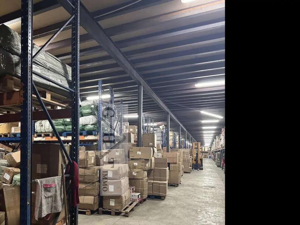 Vente Entrepôt 7 900 m² - Photo 1