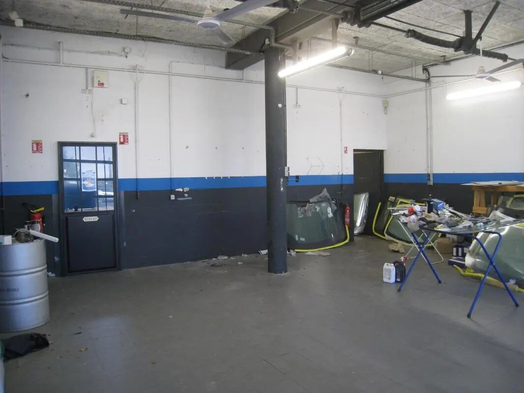 Industrial in Aubagne to rent Building Photo- Image 1 of 6