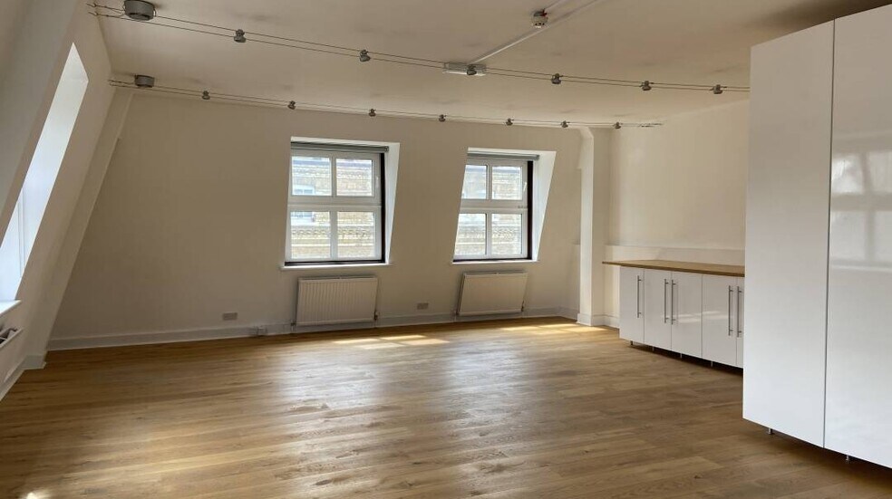 17 Dufferin St, London, EC1Y 8PD Office for Sale UK