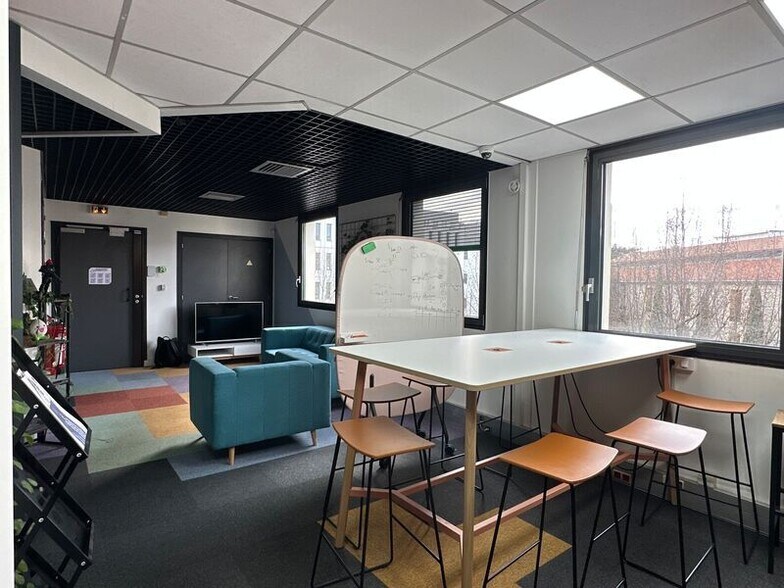 Office in Lyon to rent - Interior Photo - Image 1 of 7