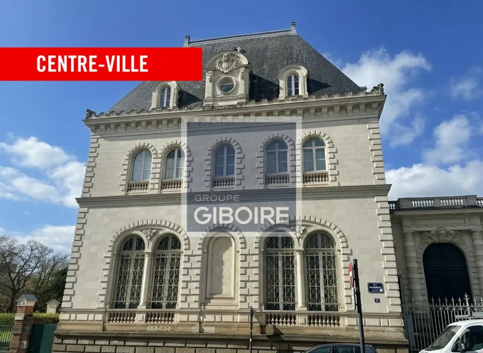 Vente Bureaux 183 m² - Photo 1
