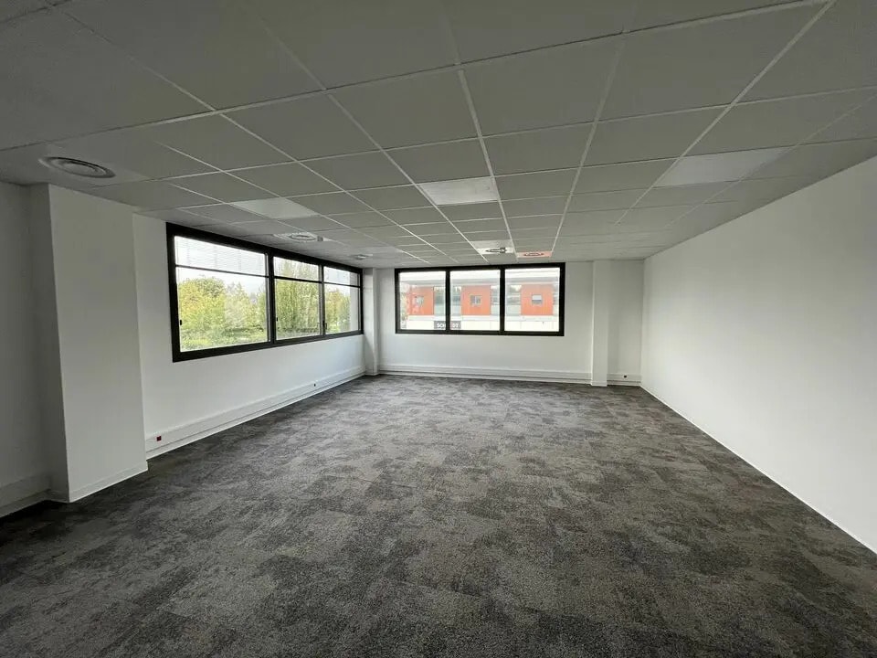 Vente Bureaux 164 m² - Photo 1