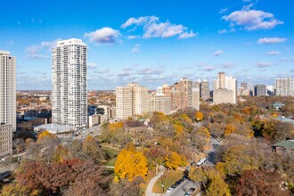 2020 N Lincoln Park West, Chicago, IL - aerial  map view