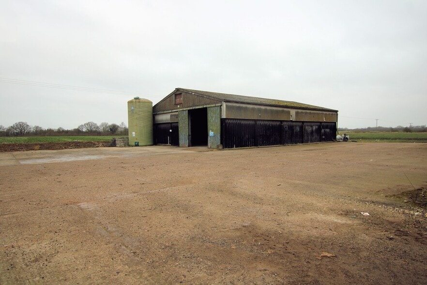 105 Saxilby Rd, Skellingthorpe for sale - Primary Photo - Image 1 of 1