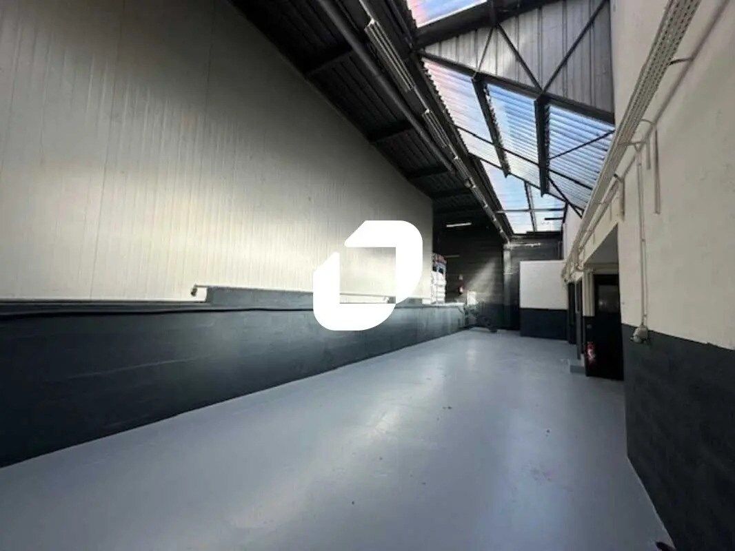 Light Industrial in Gonesse to rent Interior Photo- Image 1 of 11