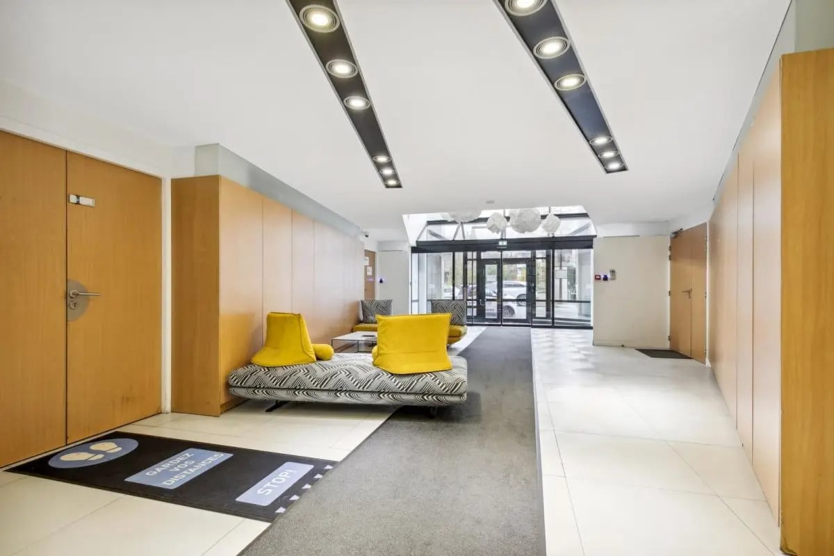 90-94 Rue De Villiers, Levallois-Perret to rent Lobby- Image 1 of 7