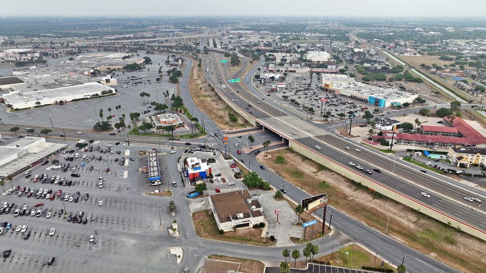 1106 S Expressway 83, Harlingen, TX for rent - Building Photo - Image 2 of 2