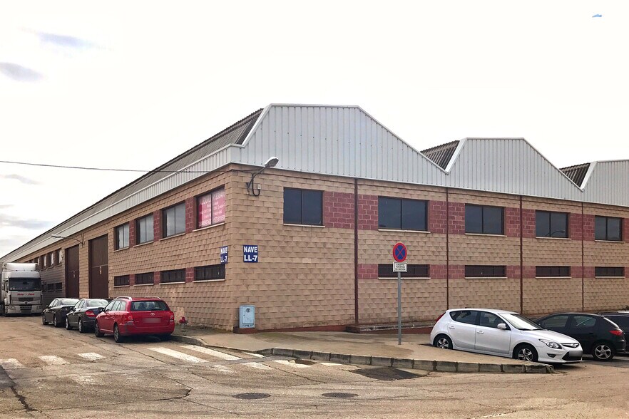 Calle del Sifón, 2-30, San Agustín del Guadalix, Madrid to rent - Construction Photo - Image 2 of 5