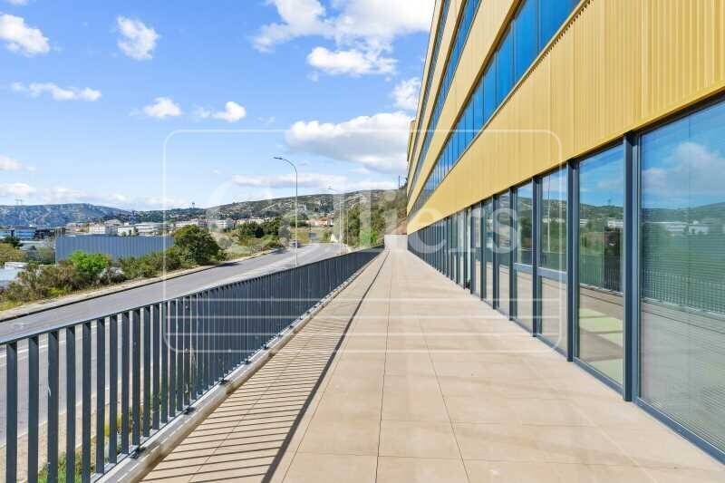 Office in Marseille for sale - Building Photo - Image 2 of 14