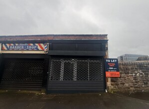 Mill St, Newport to rent Building Photo- Image 1 of 4