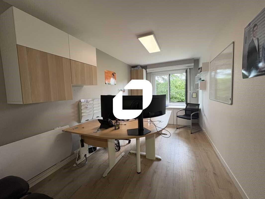 Office in Trappes for sale Interior Photo- Image 1 of 9